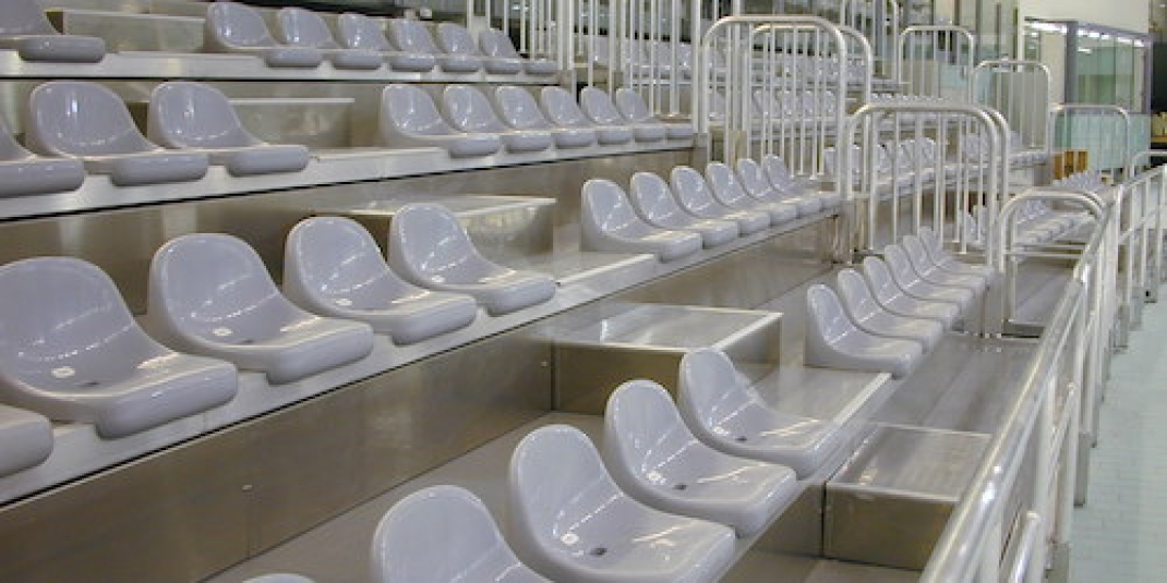 Pourquoi choisir des sièges plastiques pour les stades et les arénas ?